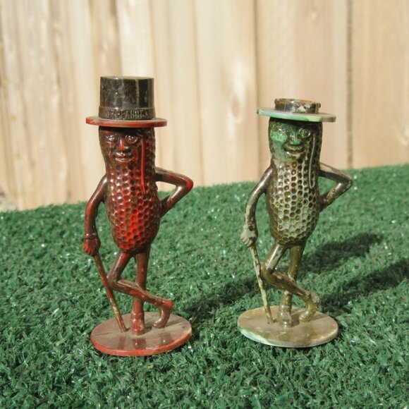 Vintage Planters Mr. Peanut Salt & Pepper Shakers Red & Green Plastic - Picture 1 of 8